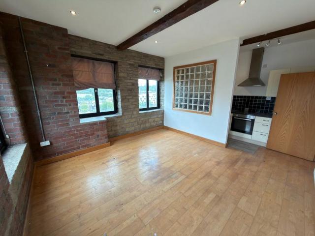 Broad Street, Bradford, West. 2 bed flat to rent £675 pcm £156 pw
