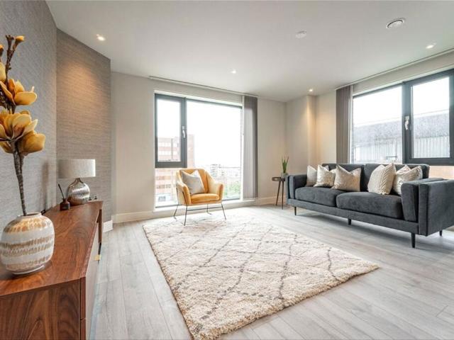 Broad Street, Five Ways B15, 2 bed flat to rent, £1,200 pcm | PrimeLocation