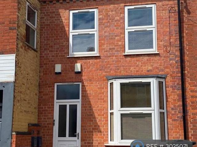 Broad Street, Loughborough, LE11 2 bed flat to rent £850 pcm £196 pw