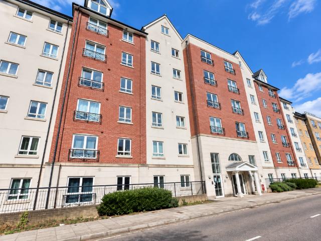 Broad Street, Northampton, NN1 2 bed flat to rent £1,100 pcm £254 pw
