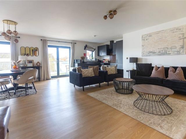 Broad Street, Staple Hill, Bristol BS16, 2 bed shared accommodation to rent, £1,450 pcm | PrimeLocation