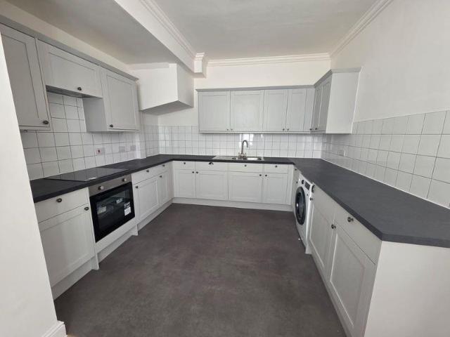 Broad Street, Worcester WR1 2 bed flat share to rent £750 pcm £173 pw