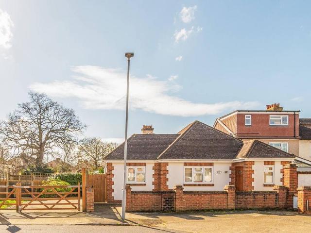 Broadmead Avenue, London, KT4 7SN, United Kingdom | 2 bed house for rent #140396079 | Rentberry