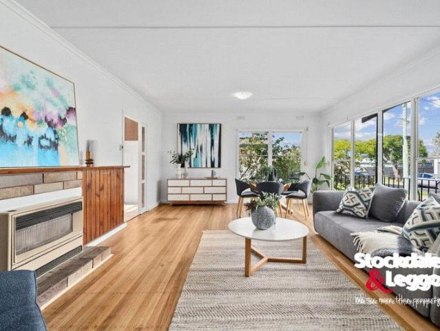 Broadmeadows central family home! 4 bedrooms plus sunroom!
