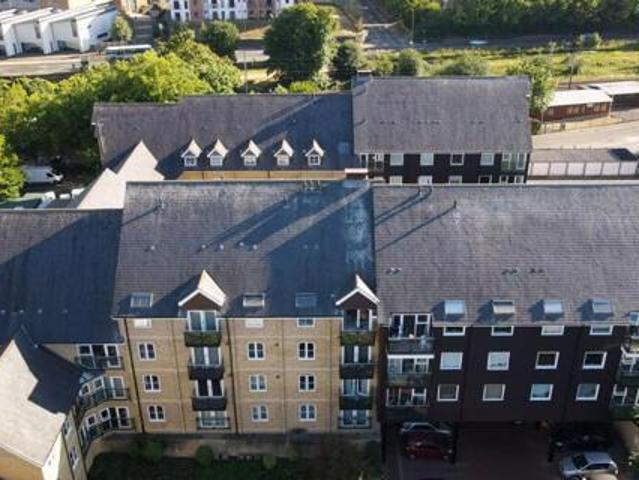 Broadmeads, Ware, 2 Bedroom Flat