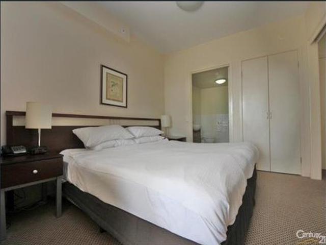Broadbeach Studio Apartment $570 per week