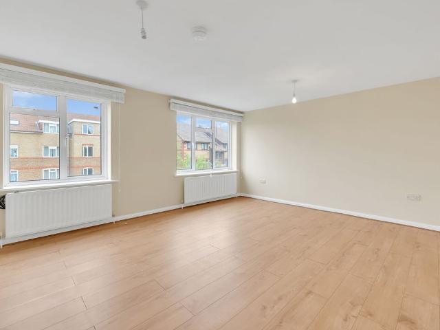 Broadfields Way, Shephali Lodge Broadfields Way NW10, 2 bed flat to rent, £1,900 pcm | PrimeLocation