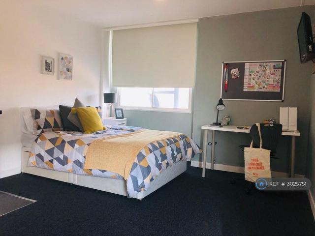 Broadgate, Coventry, CV1 Studio to rent £559 pcm £129 pw