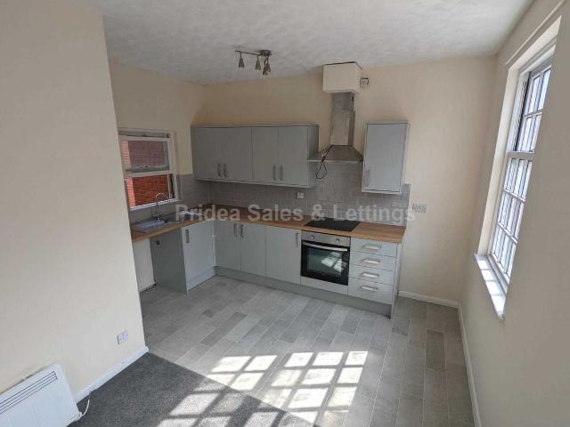 Broadgate, Lincoln LN2, 2 bed flat to rent, £775 pcm | PrimeLocation
