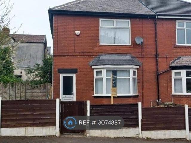 Broadhurst Avenue, Swinton, Manchester M27, 2 bed semi detached house to rent, £1,200 pcm | PrimeLocation