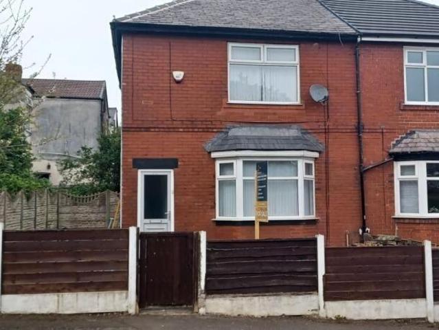 Broadhurst Avenue, Swinton. 2 bed semi detached house to rent £1,200 pcm £277 pw