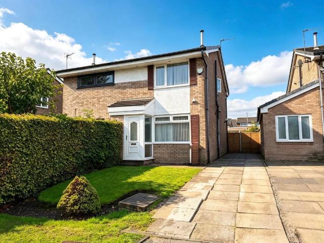 Broadhurst, Denton, Manchester, M34 3TN 2 bed semi detached house to rent £1,250 pcm £288 pw