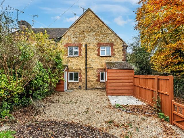 Broadham Green Road, Oxted RH8, 2 bed semi detached house to rent, £1,850 pcm | PrimeLocation