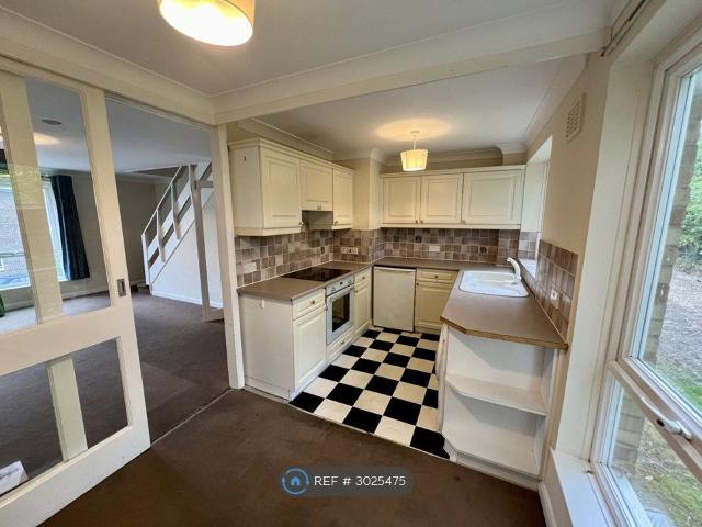 Broadlands Court, Bracknell RG42, 2 bed maisonette to rent, £1,400 pcm | PrimeLocation