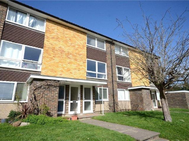 Broadlands Court, Bracknell, RG42 2 bed flat to rent £1,400 pcm £323 pw