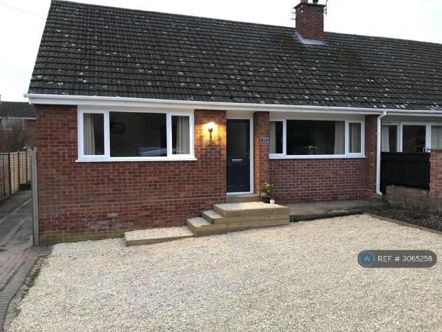 Broadlands Drive, Malvern, WR14 2 bed bungalow to rent £1,250 pcm £288 pw