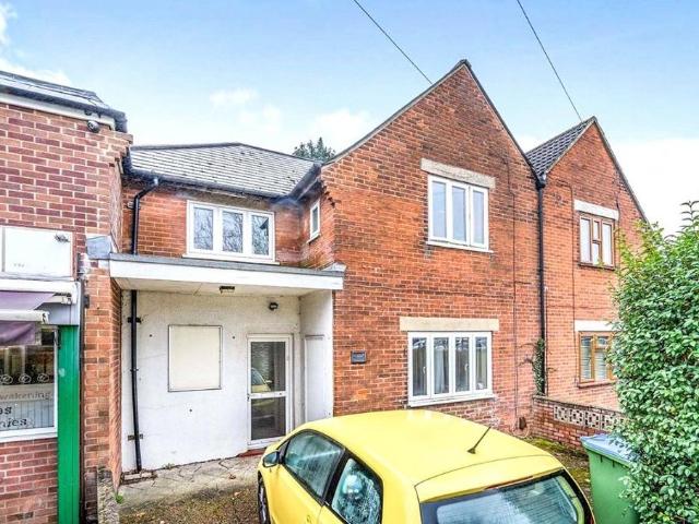 Broadlands Road, Hampshire SO17 4 bed terraced house to rent £2,100 pcm £485 pw