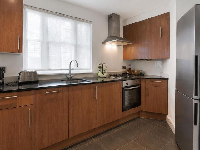 Broadley Terrace, London NW1 3 bed apartment to rent £4,800 pcm £1,108 pw
