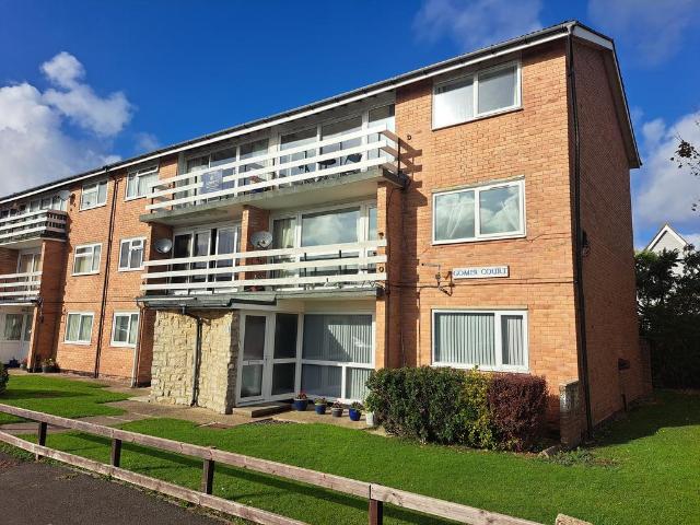 Broadsands Drive, Gosport PO12 2 bed flat to rent £1,000 pcm £231 pw