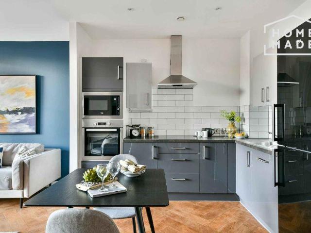 Broadside, M4 2 bed flat to rent £1,540 pcm £355 pw