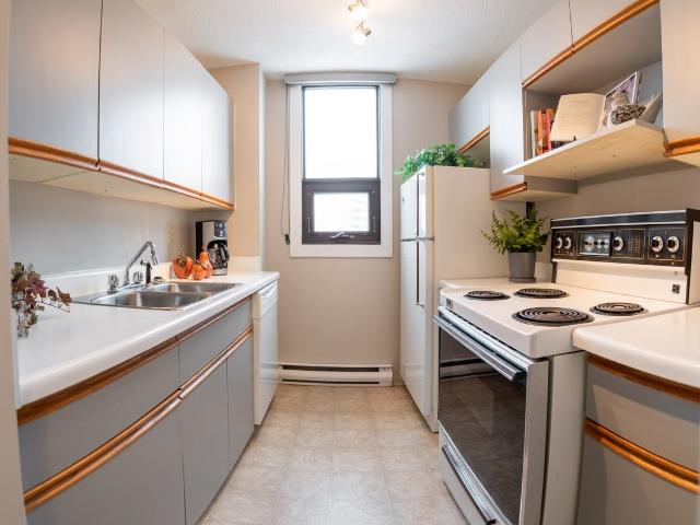 Broadview Manor 1 Bedroom Apartment for Rent at 120 Donald St, Winnipeg, MB R3C 4G2 Downtown Winnipeg