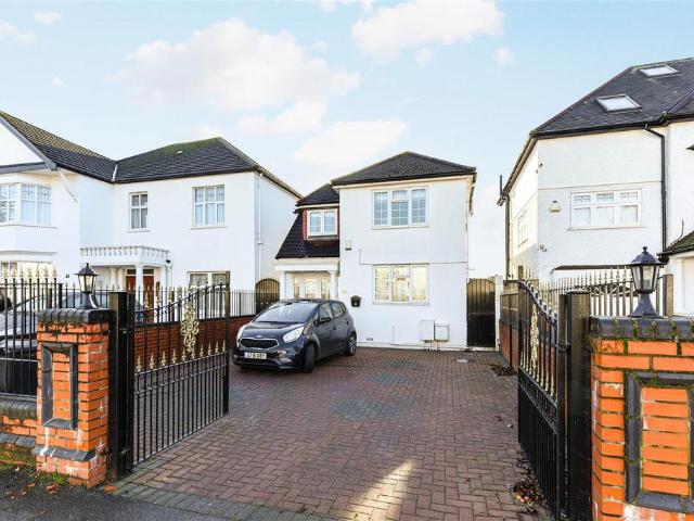 Broadwalk, London 4 bed house to rent £3,300 pcm £762 pw