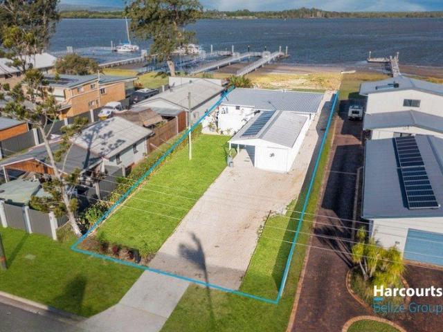 Broadwater at Your Back Door | Rare 1,014m² Waterfront Opportunity