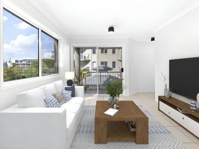 BROADWATER APARTMENT IN PRIME LOCATION