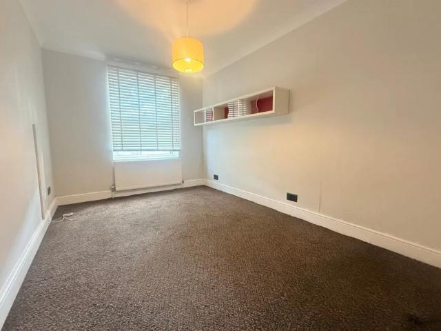 Broadwater Crescent