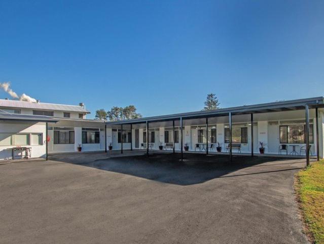 Broadwater Furnished Studio Electricity and Water included in Rent