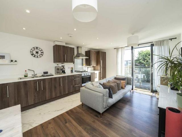 Broadwater Road, London SW17 1 bed flat to rent £1,800 pcm £415 pw