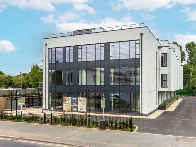 Broadwater Road, Welwyn Garden City AL7, 2 bed flat to rent, £1,650 pcm | PrimeLocation