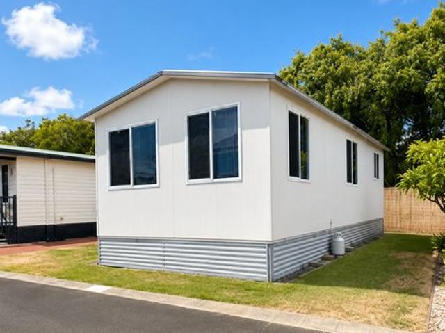 BROADWATER STRATA UNIT 3, 535 BUSSELL HIGHWAY $375,000