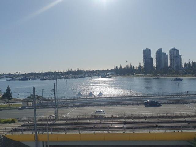 Broadwater Studio Apartment Southport