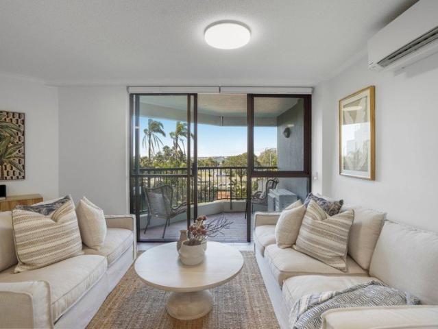 Views, Breezes & Broadwater Living
