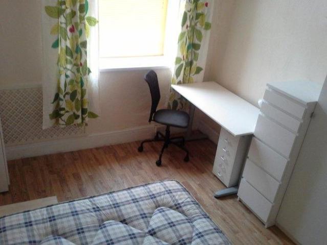 Broadway 4 bed house share to rent £1,192 pcm £275 pw