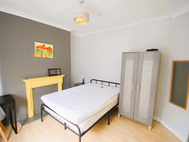 Broadway Yellow, Pontypridd 1 bed house to rent £475 pcm £110 pw