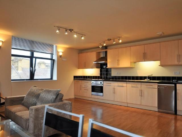 Broadway, Bradford, West Yorkshire, BD1 1 bed apartment to rent £695 pcm £160 pw