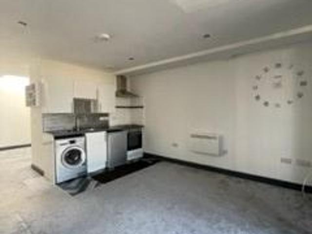 Broadway Courtyard, Nelson, BB9 Studio to rent £550 pcm £127 pw
