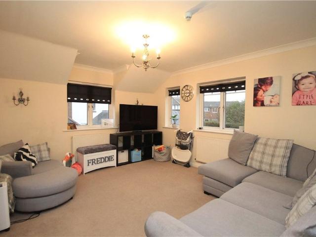 Broadway, Knaphill, Woking, Surrey, GU21 2DR