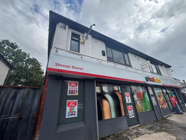 Broadway, Manchester M40, 2 bed flat to rent, £1,250 pcm | PrimeLocation