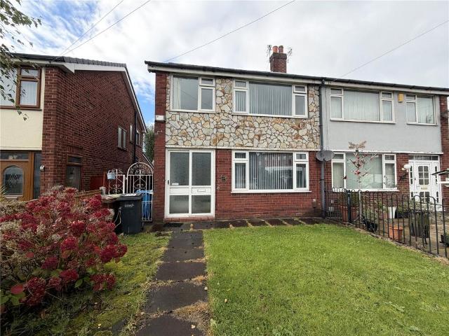 Broadway, Oldham OL9 3 bed semi detached house to rent £1,300 pcm £300 pw