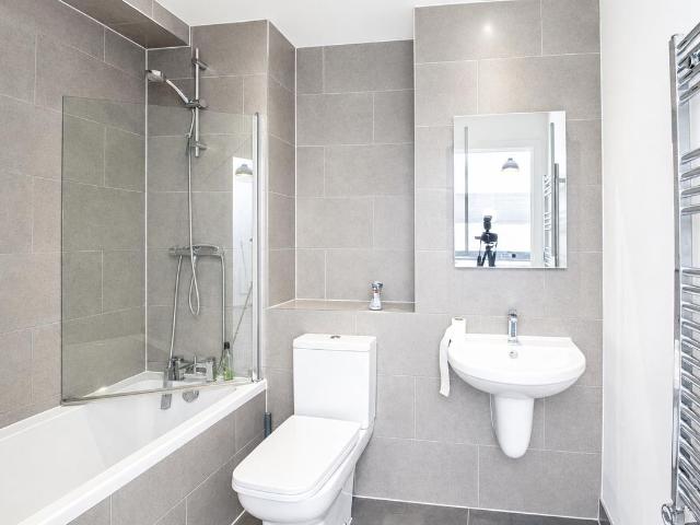 Broadway, Peterborough PE1, 1 bed flat to rent, £890 pcm | PrimeLocation