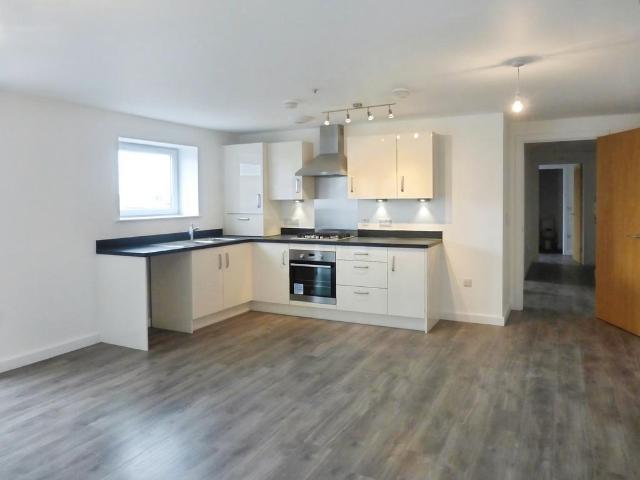 Broadway, Peterborough, PE1 2 bed apartment to rent £1,100 pcm £254 pw