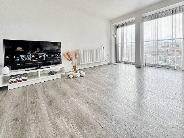 Broadway, Peterborough PE1 2 bed apartment to rent £1,100 pcm £254 pw