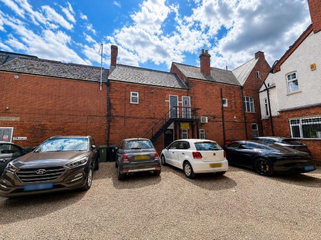 Broadway, Peterborough PE1, 2 bed flat to rent, £825 pcm | PrimeLocation