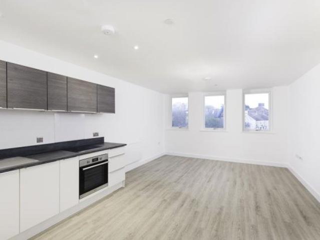 Broadway, Peterborough PE1, 2 bed flat to rent, £1,100 pcm | PrimeLocation