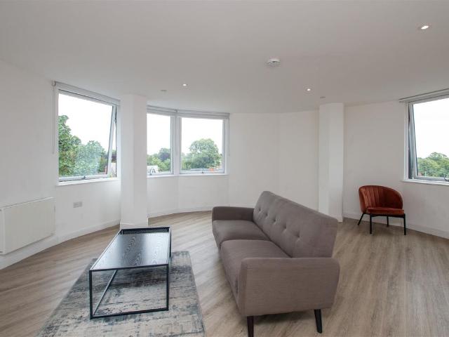 Broadway, Peterborough PE1, 2 bed flat to rent, £1,100 pcm | PrimeLocation