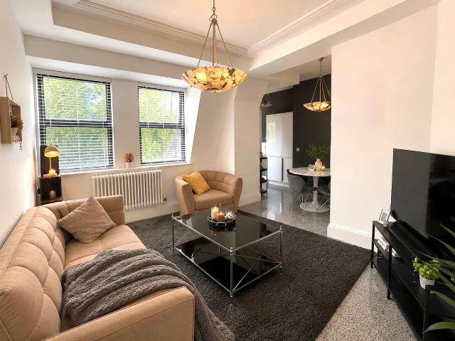 Broadway, Peterborough PE1, 2 bed flat to rent, £1,150 pcm | PrimeLocation
