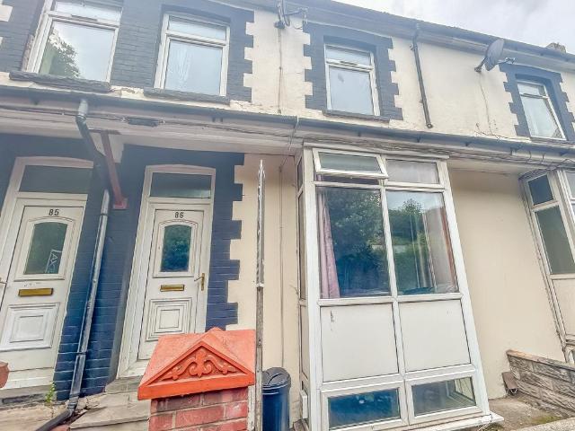 Broadway, Pontypridd CF37 1 bed flat to rent £530 pcm £122 pw